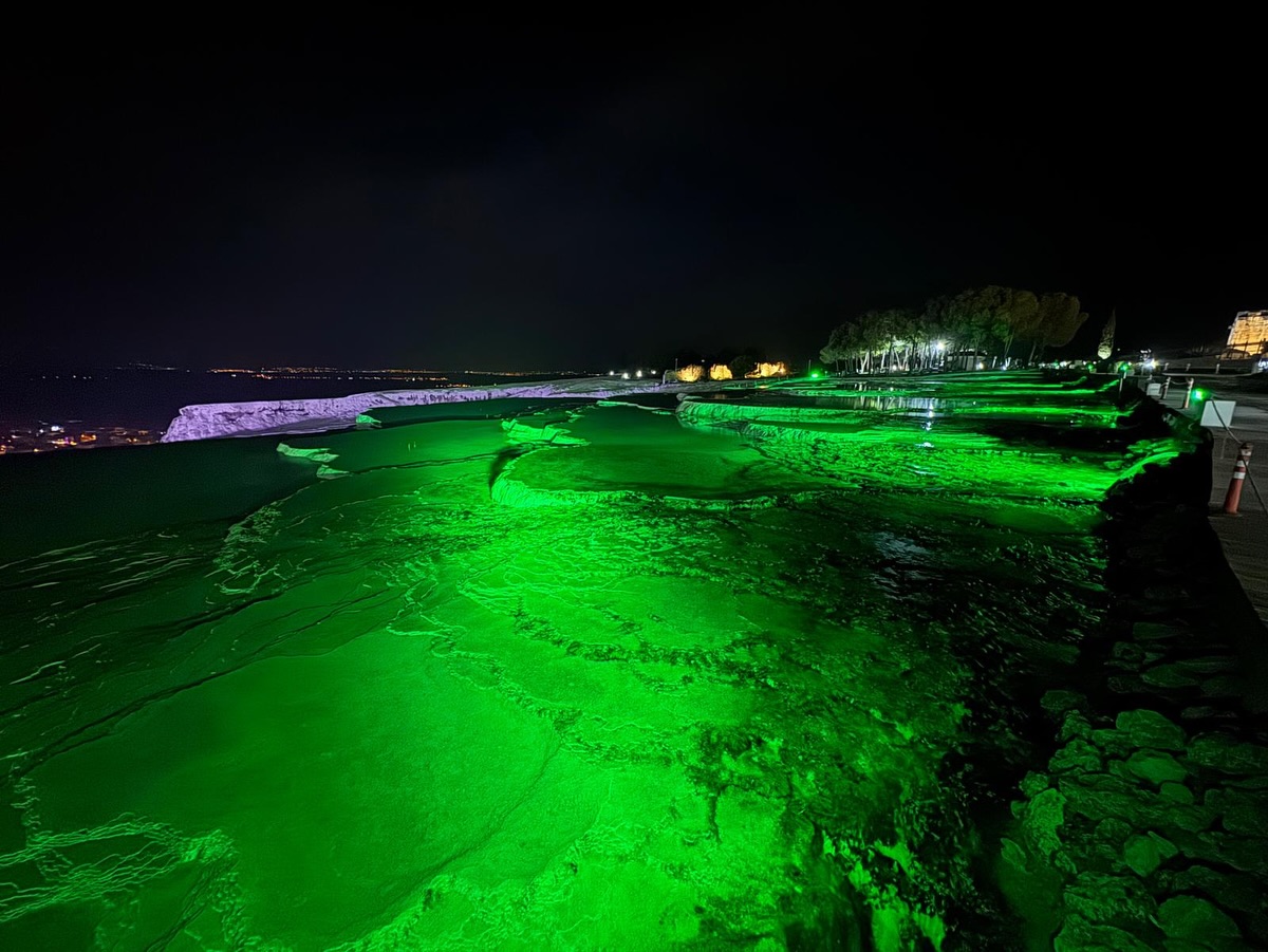 Yeşilay Haftası’nda travertenlere yeşil dokunuş